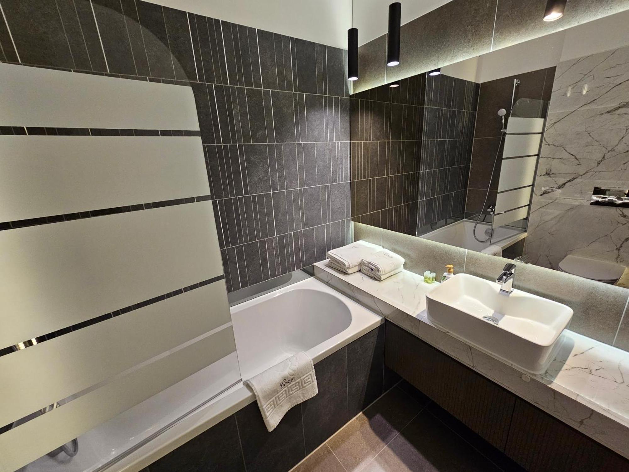 Urban Luxury Flats - Cozy Apartments At Coresi Mall #布拉索夫 外观 照片