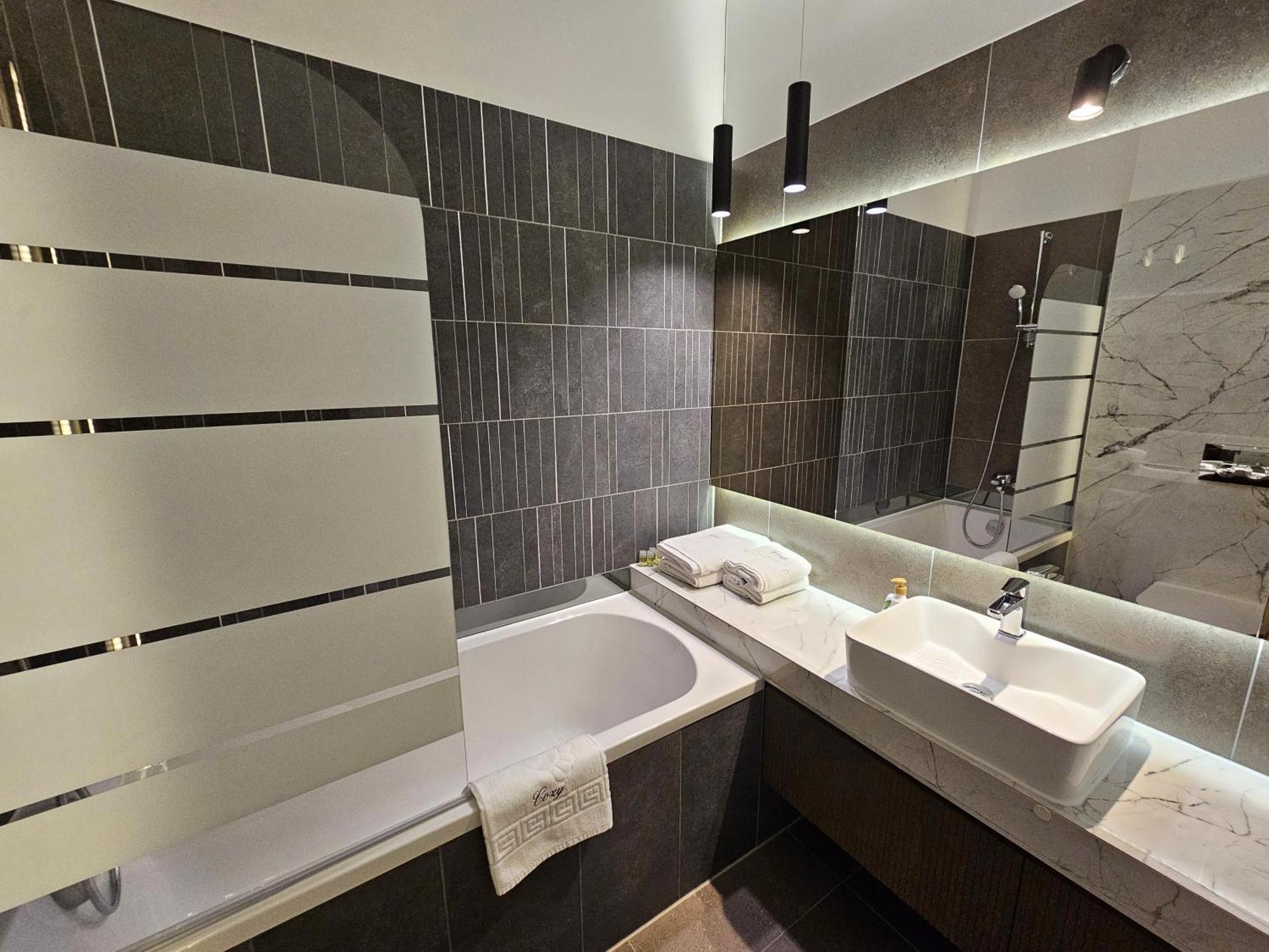Urban Luxury Flats - Cozy Apartments At Coresi Mall #布拉索夫 外观 照片